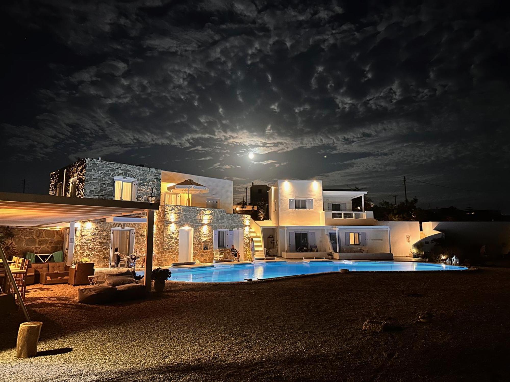 Blu Suites And Studios Adámasz Kültér fotó