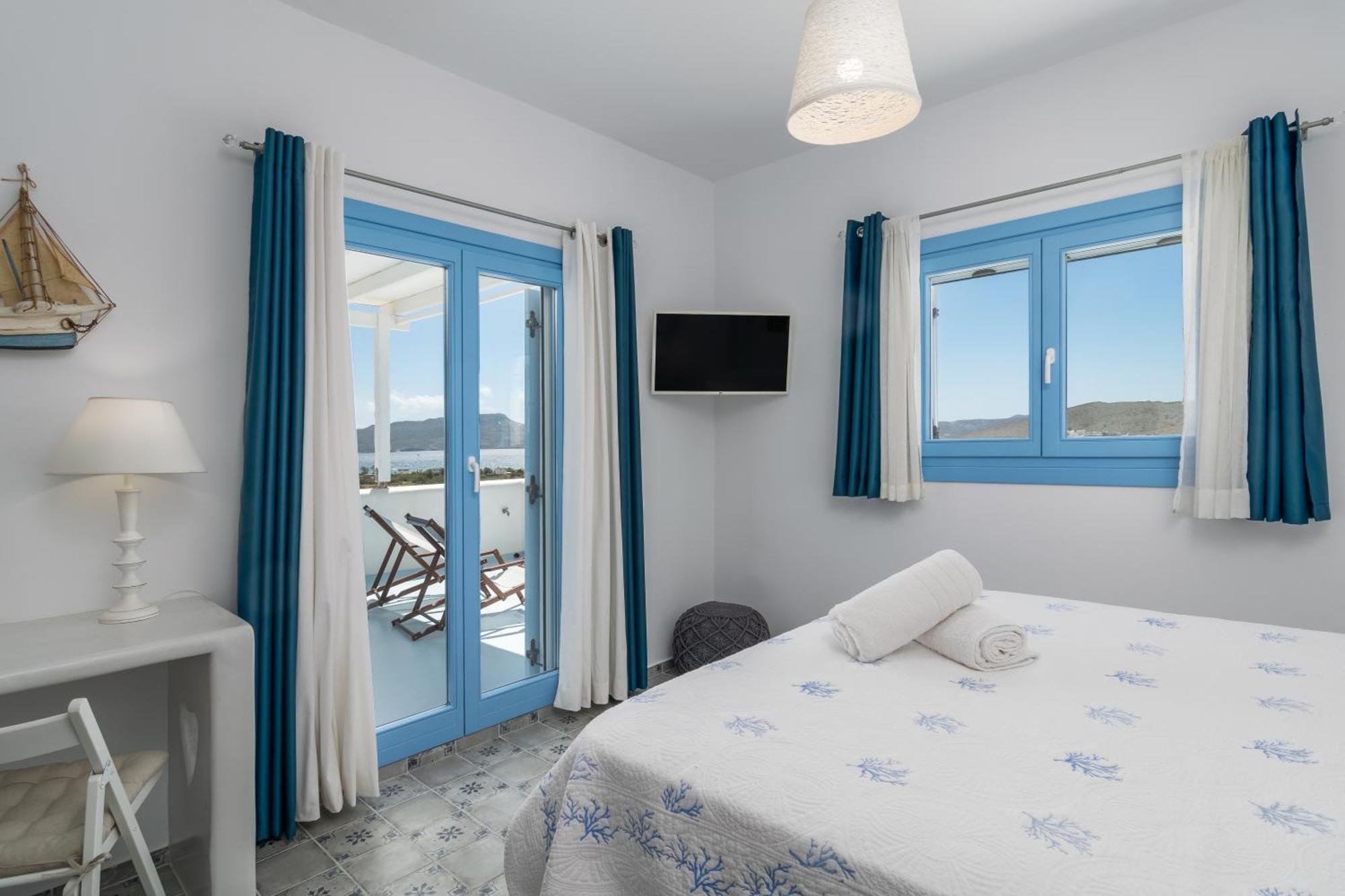 Blu Suites And Studios Adámasz Kültér fotó
